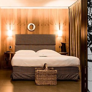 Camera con letto king size
